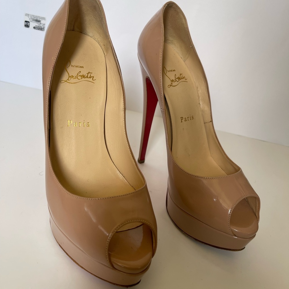 Christian Louboutin peep toe platform heels size (39)